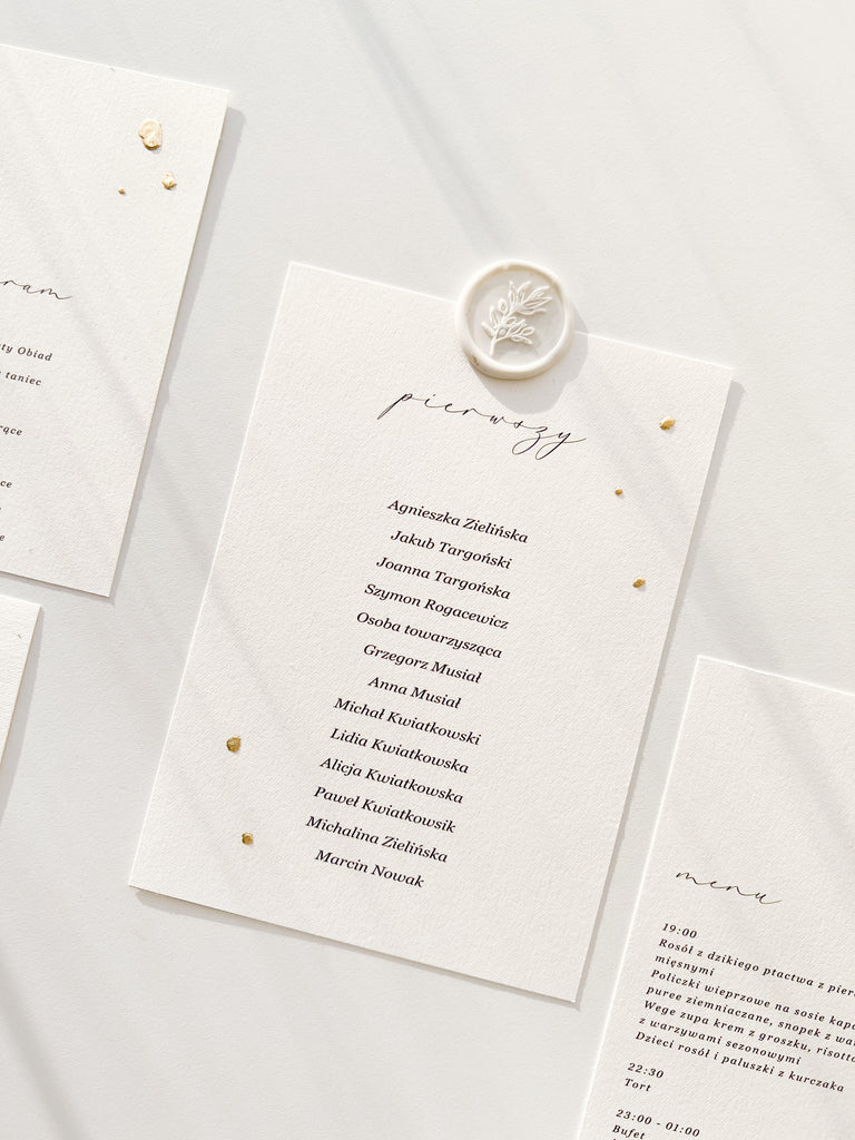 Oryginalna rozpiska stołów i menu na ślub z kolekcji Romantic Ivory